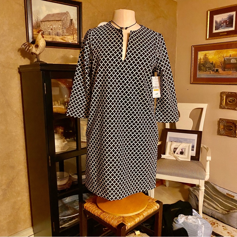 Karen Kane ultra cool shift dress!
